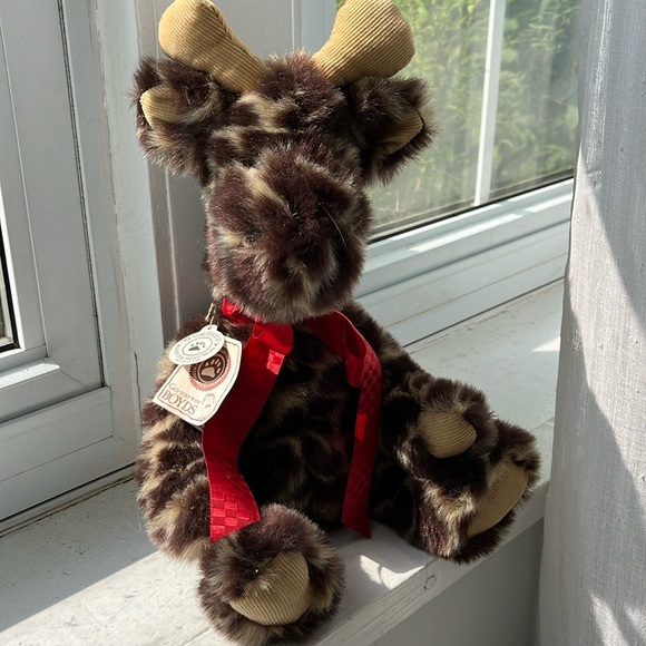 Boyd’s giraffe stuffed animal NWT - Picture 1 of 3
